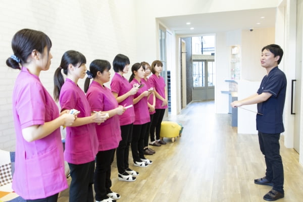 朝礼をしている様子